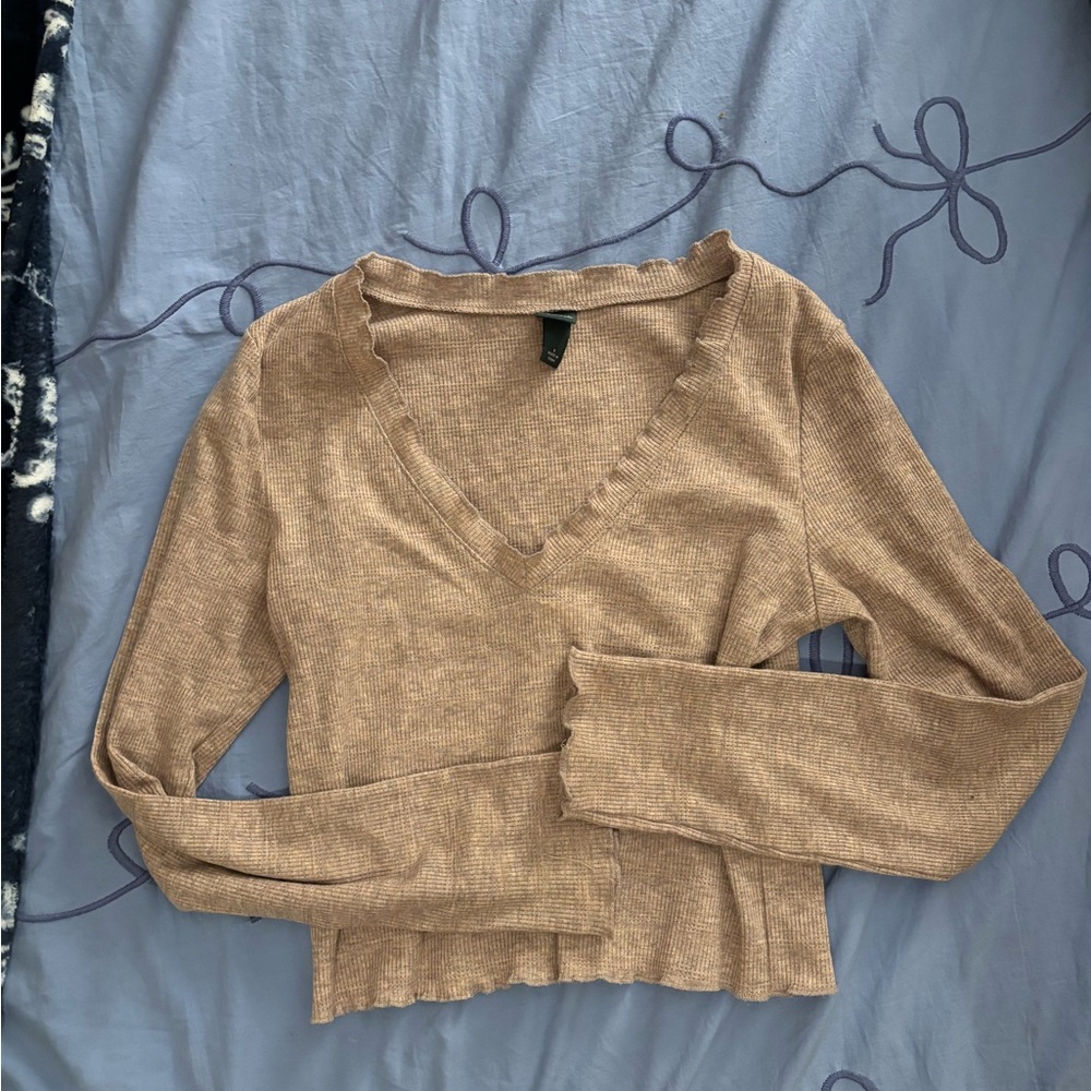 V-Neck Long Sleep Top w Lettuce Edges
